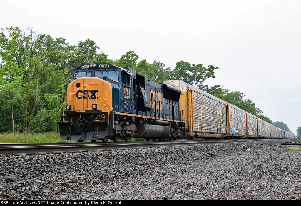 CSX 4704 on M-217